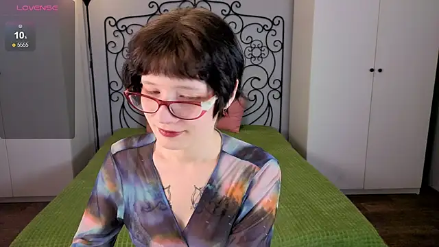 Snapshot of oliviafairy1 chatting on October 10, 4:12 pm oliviafairy1 online show from October 10, 4:12 pm