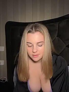 ItsLxsa online show from February 16, 8:41 pm