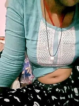 Hot tin74 online show from April 5, 6:40 pm