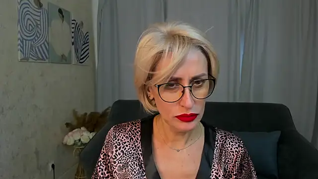 Snapshot of PamellaMurphy chatting on September 25, 8:24 am PamellaMurphy online show from September 25, 8:24 am