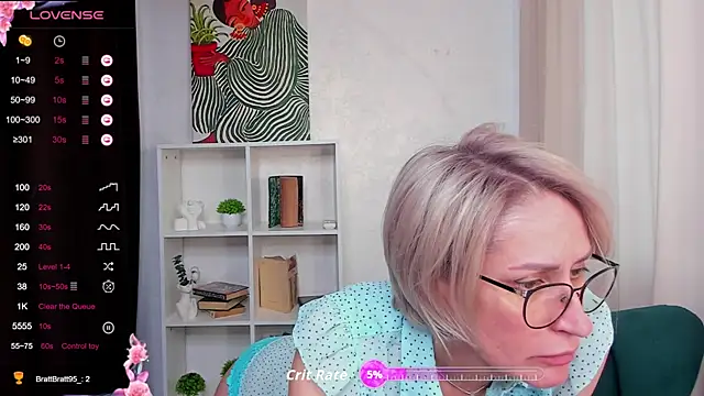 Snapshot of PamellaMurphy chatting on October 9, 9:13 am PamellaMurphy online show from October 9, 9:13 am