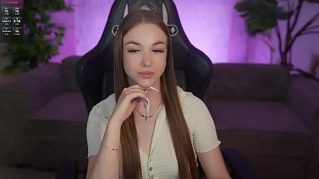 Ella 054 online show from June 16, 6:20 pm