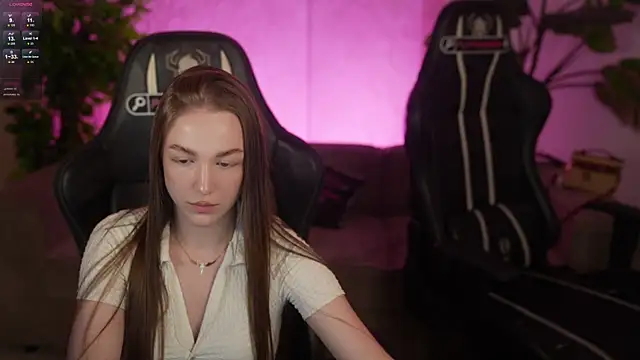 Ella 054 online show from July 2, 6:25 pm