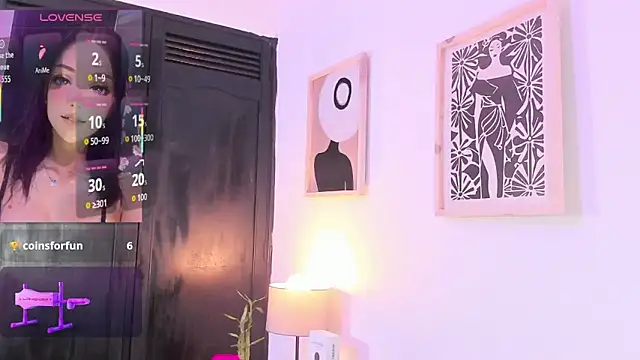 Snapshot of valentinna_montess chatting on September 30, 1:17 pm valentinna montess online show from September 30, 1:17 pm
