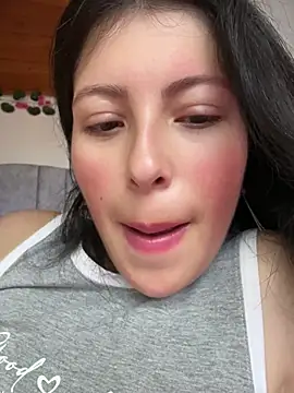 Mia salinass online show from April 30, 8:25 pm