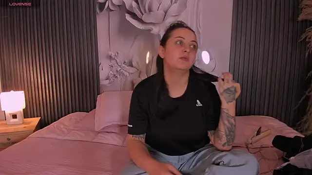 SarahCastro1  online show from July 15, 2:49 am