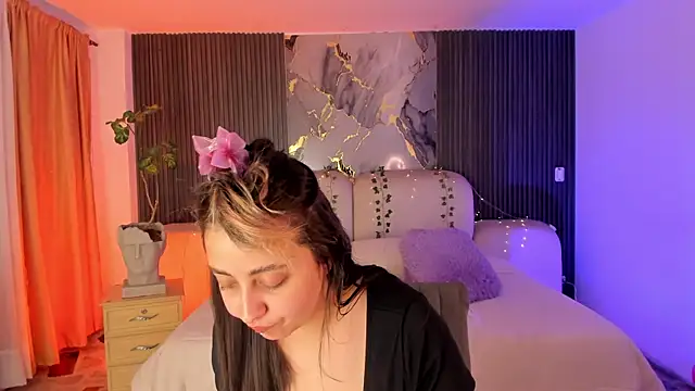 SarahCastro1  online show from June 16, 4:13 am