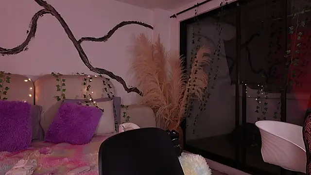 SarahCastro1  online show from December 14, 5:02 am