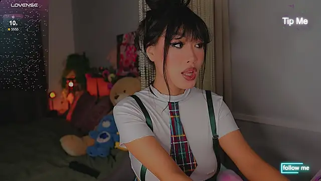 Snapshot of Kami_Lee_XO chatting on October 9, 6:34 pm Kami Lee XO online show from October 9, 6:34 pm