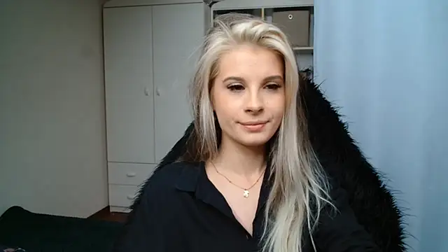KristineGlow online show from July 13, 2:18 pm