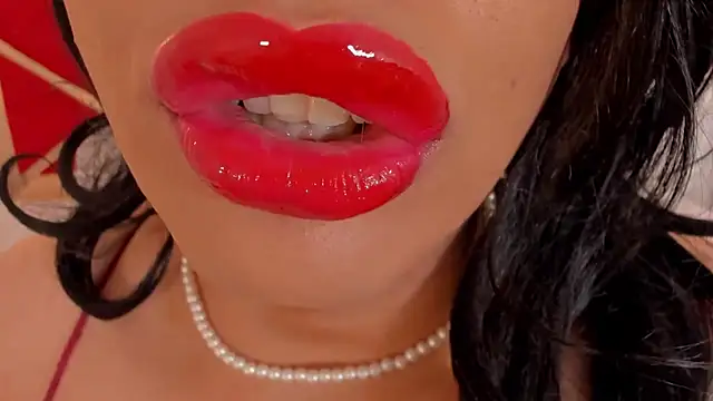 sweet Elizabeth online show from June 12, 4:20 am