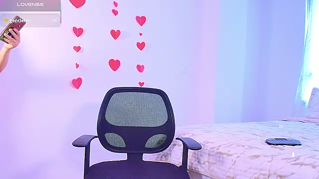 Cataliina Santhana online show from February 14, 9:28 pm