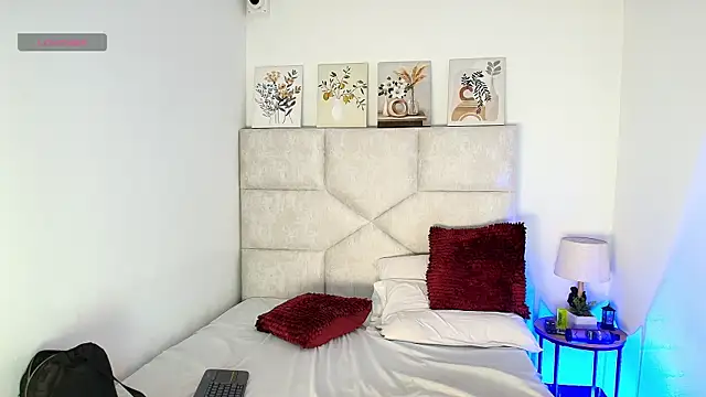 elizawiliamst online show from June 25, 12:07 pm