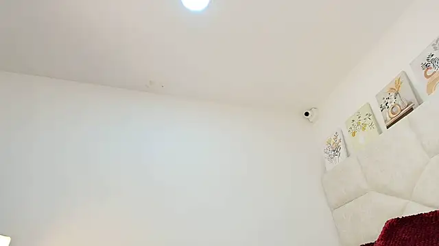 elizawiliamst online show from April 8, 12:51 pm