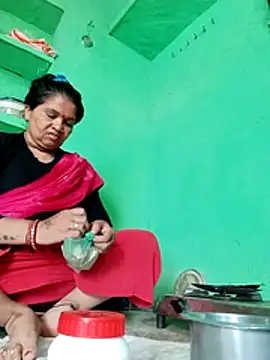 Manavi x online show from July 6, 2:39 am