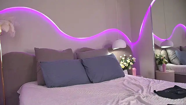 NicolSpace online show from May 3, 3:54 am