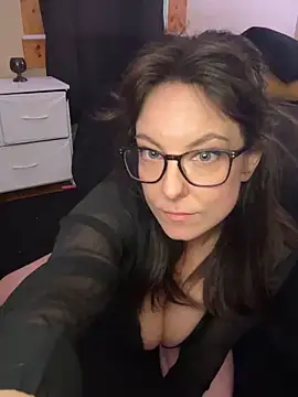Snapshot of EvaGirl8877 chatting on October 20, 8:34 pm EvaGirl8877 online show from October 20, 8:34 pm