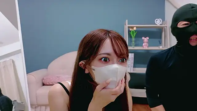 RIRI-style online show from November 8, 7:02 am