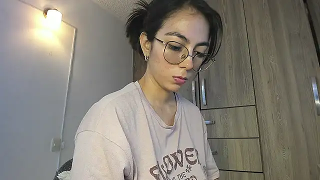 horny adiction online show from August 8, 10:29 pm