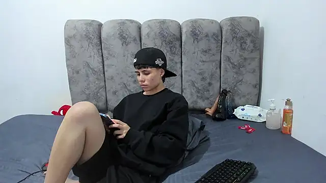 Bruno Cruzz online show from June 10, 1:49 am