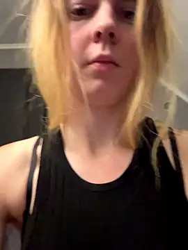 ellieen online show from October 25, 9:32 pm