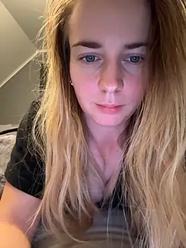 ellieen online show from October 30, 10:33 pm