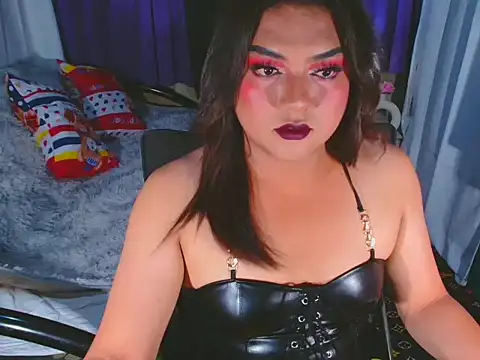 QueenieBrooks online show from March 20, 2:33 pm