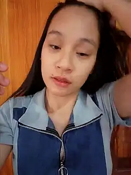 Snapshot of ChiecumBae chatting on October 18, 2:03 am ChiecumBae online show from October 18, 2:03 am