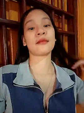 Snapshot of ChiecumBae chatting on September 16, 1:35 am ChiecumBae online show from September 16, 1:35 am
