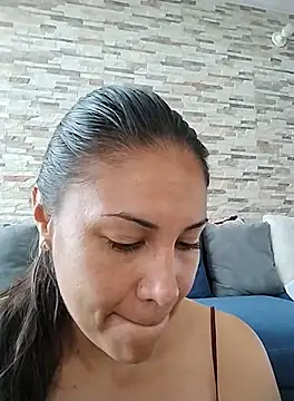 Snapshot of KittyHoleshot87 chatting on September 18, 3:54 pm KittyHoleshot87 online show from September 18, 3:54 pm