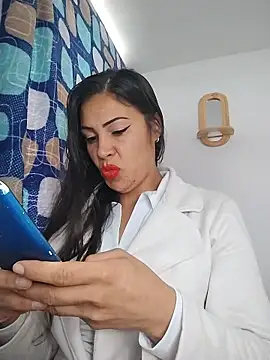 KittyHoleshot87 online show from February 12, 4:19 pm