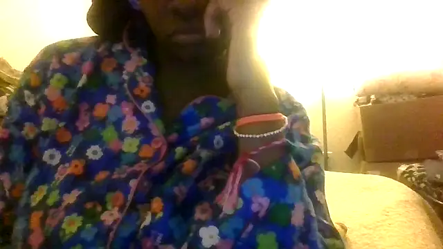 Snapshot of prettymaa chatting on October 19, 4:58 am prettymaa online show from October 19, 4:58 am