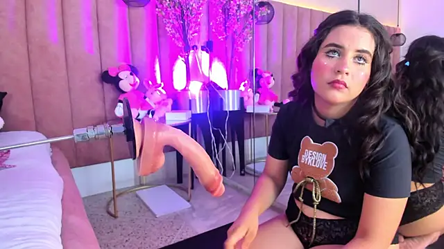 LizzyOlsen online show from November 11, 5:03 am