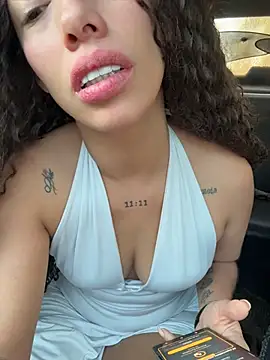 roxyrougee online show from July 21, 11:44 am