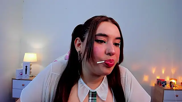 Snapshot of SofiFlex chatting on October 17, 3:54 am SofiFlex online show from October 17, 3:54 am