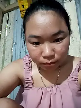 Snapshot of may-squirl chatting on September 11, 12:33 am may-squirl online show from September 11, 12:33 am
