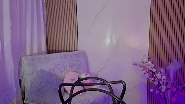 Kayleemorales online show from June 11, 12:32 am