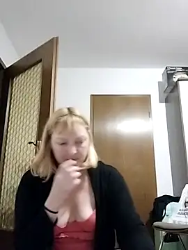 LiluLiluLilu online show from September 23, 8:18 pm