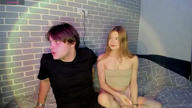 fetchingcouplee online show from October 15, 3:25 pm