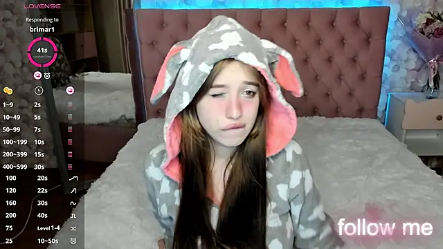 Snapshot of LightStar_18 chatting on September 9, 1:33 pm LightStar 18 online show from September 9, 1:33 pm