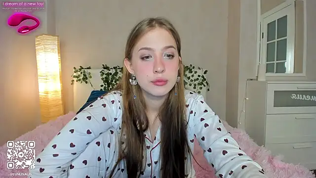 Snapshot of LightStar_18 chatting on September 27, 12:56 pm LightStar 18 online show from September 27, 12:56 pm