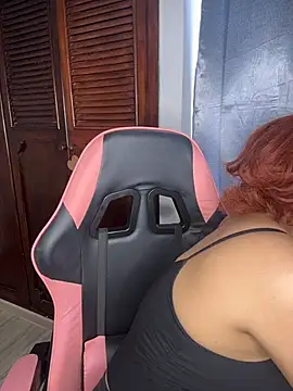 Dakota-Lona online show from July 22, 6:20 pm