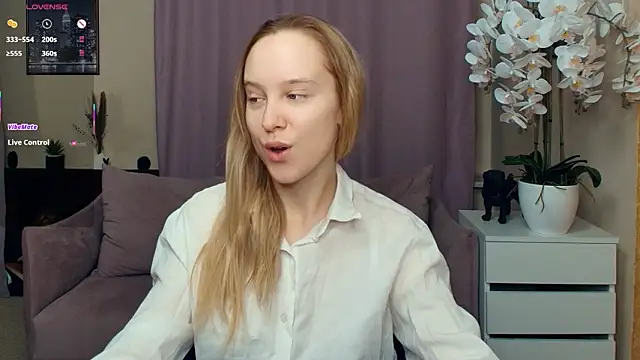 SoonMoor online show from February 9, 7:49 pm