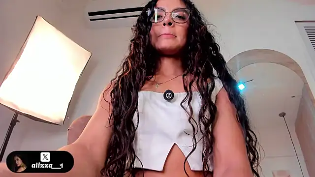 alizza  online show from July 28, 4:39 pm