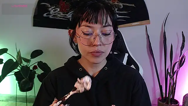 Ellyuwuw online show from January 8, 11:31 pm