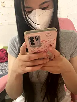 Snapshot of _sury00_ chatting on October 7, 1:37 pm  sury00  online show from October 7, 1:37 pm