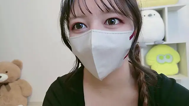 Snapshot of JP_Momo_o0 chatting on October 2, 7:13 am JP Momo o0 online show from October 2, 7:13 am