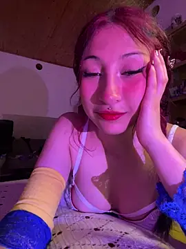 Snapshot of liin_rose chatting on October 29, 2:49 am liin rose online show from October 29, 2:49 am