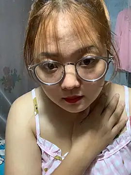 Snapshot of July-y chatting on October 20, 1:14 pm July-y online show from October 20, 1:14 pm