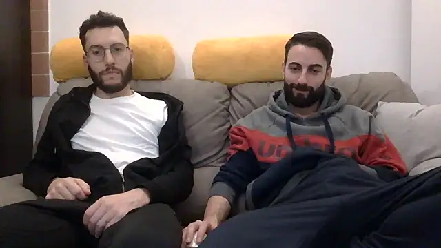 Amicisegreti online show from March 12, 8:11 pm